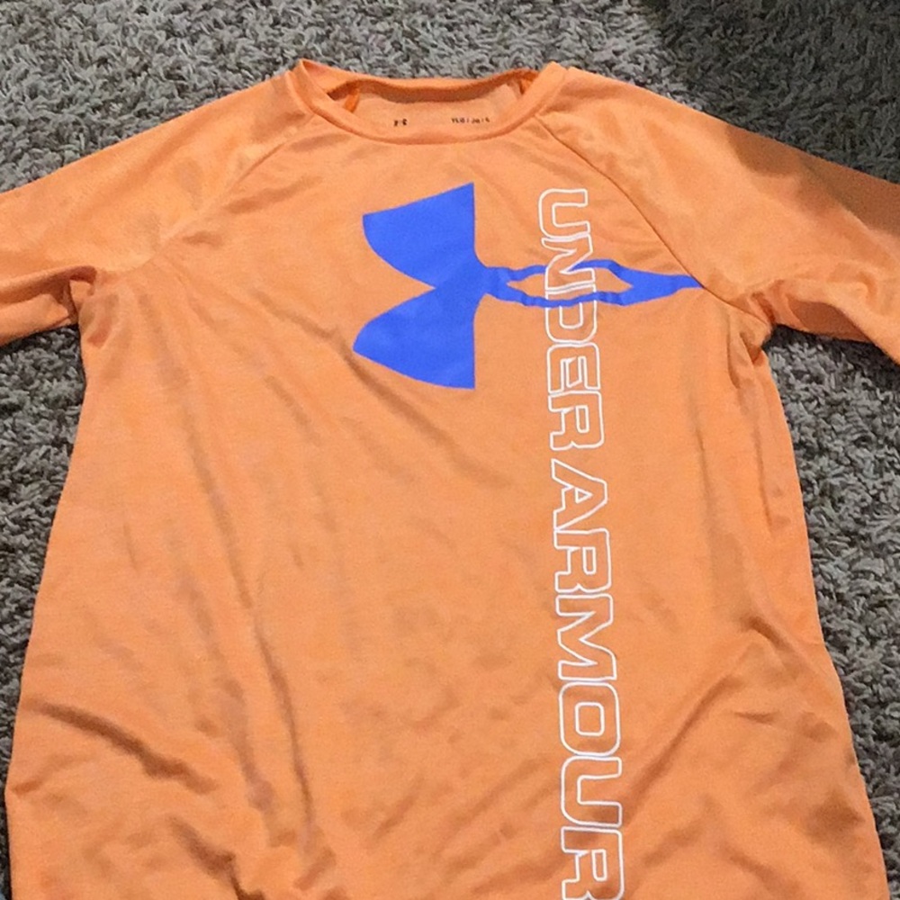 Under armour tee